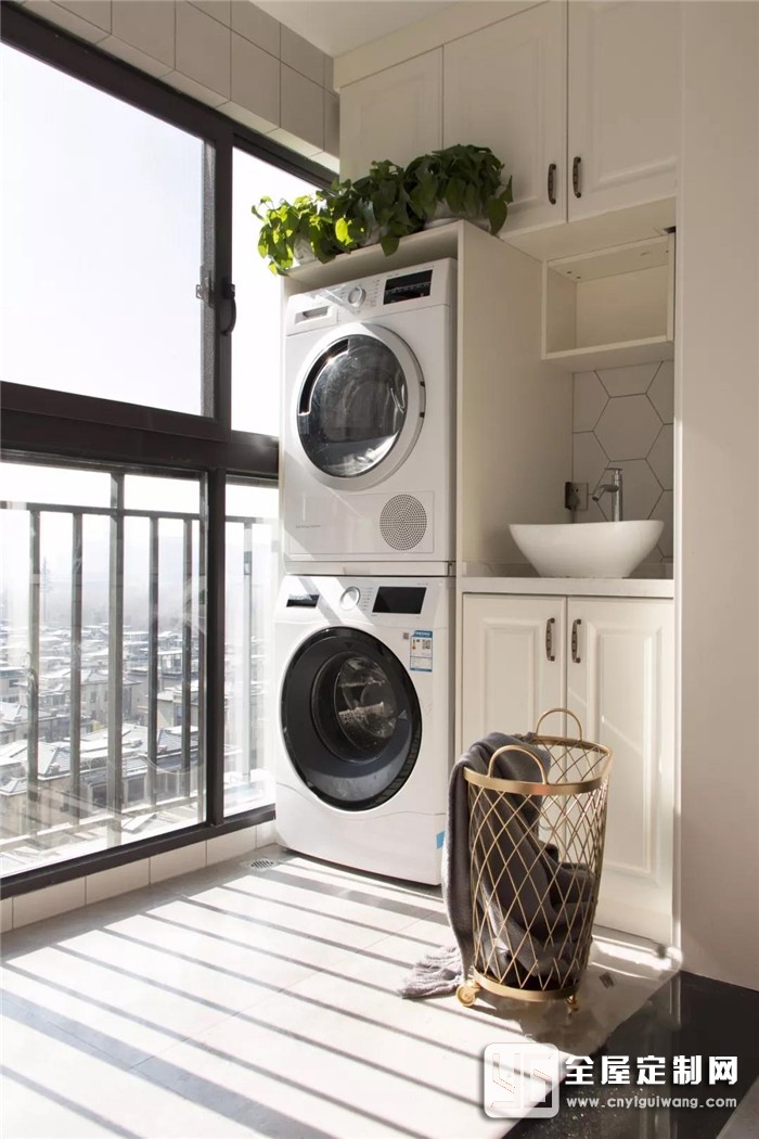 诺维家设计的阳台洗衣机柜，让你家成为引领小区潮流的标杆！
