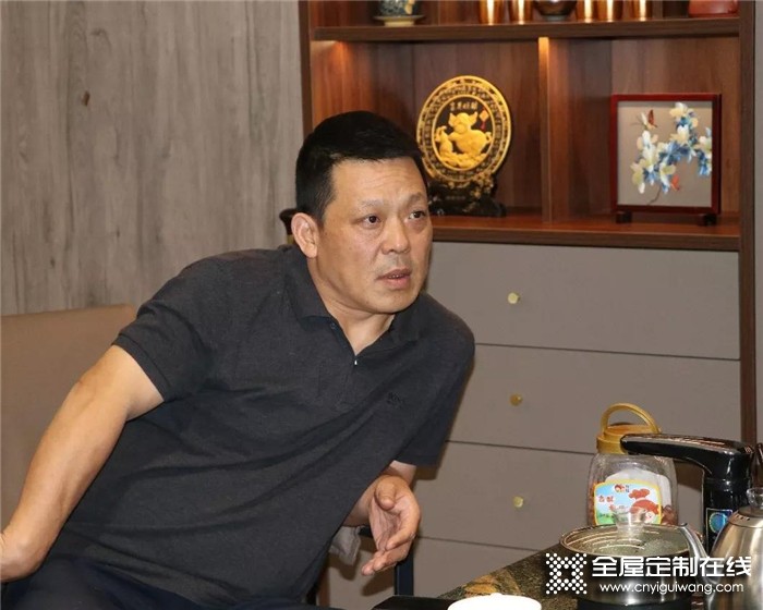 亚丹家居董事长张大校一行到访广东省定制家居协会，共同推动行业发展！